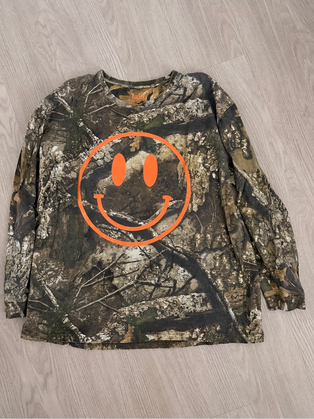Dressed in LALA The World Needs Your Magic Oversized Long Camo Tee - L/XL - Picture 4 of 7